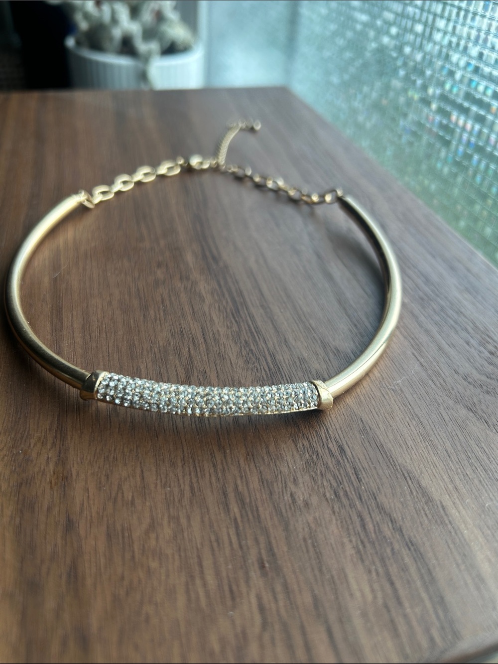 Gold Bar Collar Necklace - Elegant Women's Jewelry
